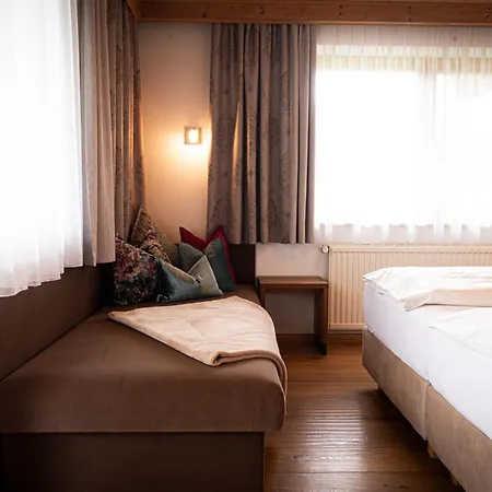 Gaestehaus Einoedberg Apartamento Mittersill