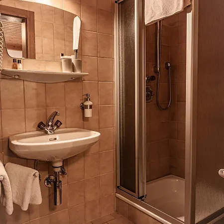 Gaestehaus Einoedberg *